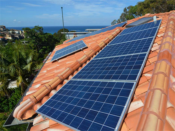 Tipuri comune de sisteme de montare solară pentru acoperiș și sol