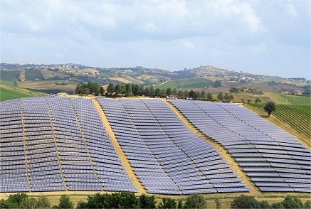 Energia solară va deveni cea mai mare sursă de energie electrică din UE