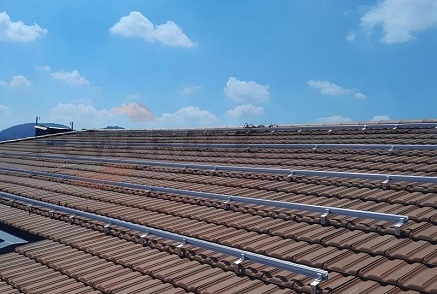 Cârlig reglabil din aluminiu pentru acoperiș cu țiglă solară POW-TRH-T29