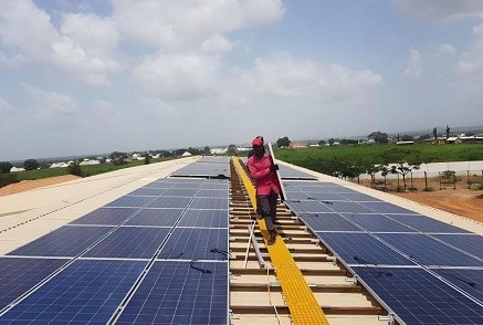 Modernizarea fotovoltaică a acoperișurilor înalte: Depășirea limitelor structurilor de montare din aliaj de aluminiu