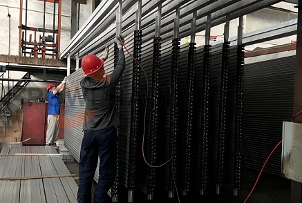 Cum se realizează procesul anticoroziv pentru suporturile panourilor solare?