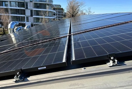 Este esențial să se găurească atunci când se instalează suporturi pentru panouri solare pe un acoperiș?
